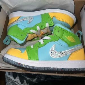 Brand new never worn!!!!!